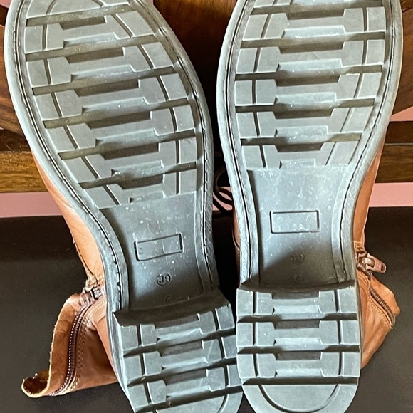 Little Burgundy leather boots in a size 8.5 - Picture 6 of 16